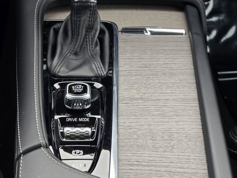 Used 2021 Volvo S90 T6 Inscription image 38