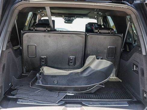 Used 2023 Cadillac Escalade ESV Premium Luxury w/ Performance Package image 28