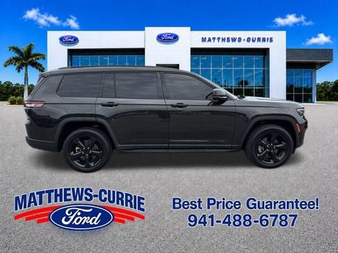 Used 2023 Jeep Grand Cherokee L Limited w/ Luxury Tech Group II AWD/4WD image 3