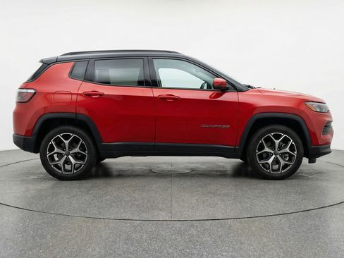Used 2025 Jeep Compass Limited image 11