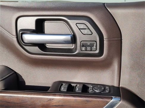 Used 2019 GMC Sierra 1500 SLT image 28