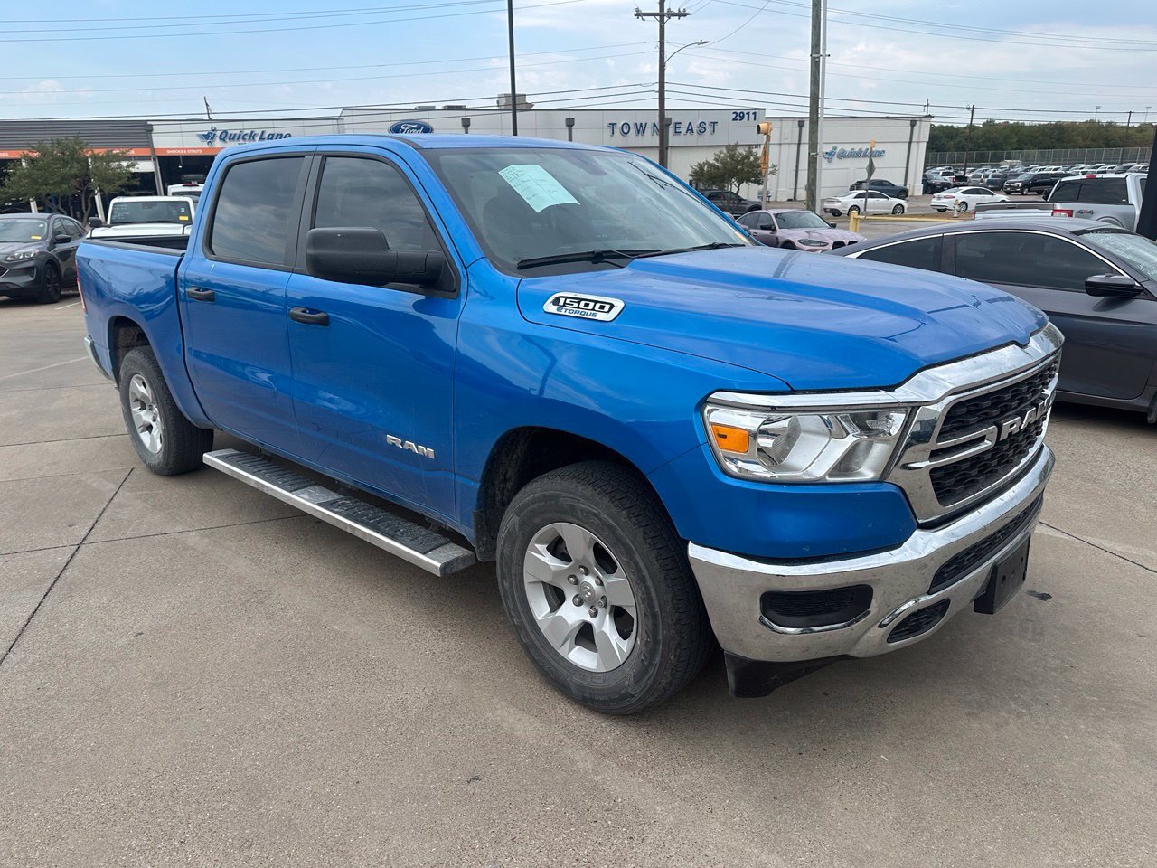 Used 2024 RAM 1500 Lone Star AWD/4WD image 3