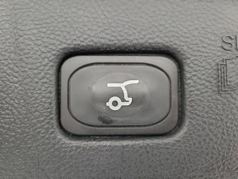 Used 2022 Ford Edge ST image 9