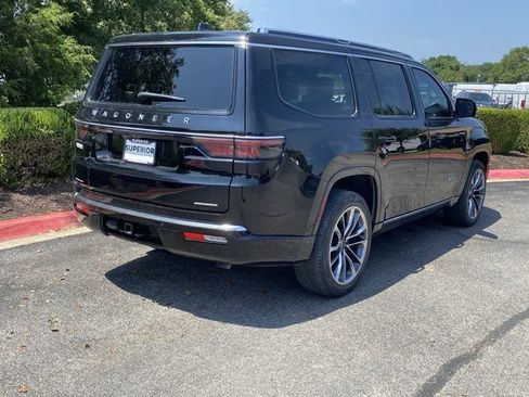 Used 2023 Jeep Wagoneer Series III w/ Premium Group I AWD/4WD image 3
