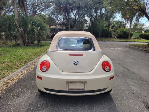 Used 2008 Volkswagen Beetle S FWD image 6