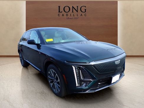 Used 2024 Cadillac Lyriq Sport image 3