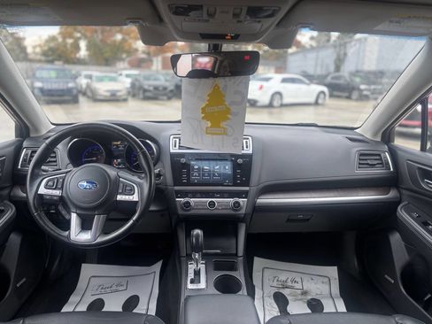 Used 2017 Subaru Outback 2.5i Limited image 9