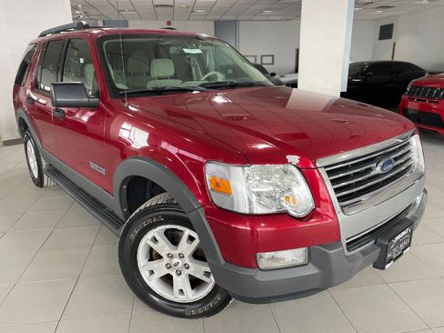 Used 2006 Ford Explorer XLT image 1