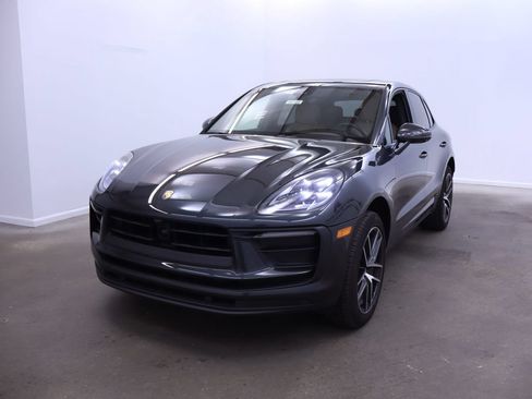 Used 2024 Porsche Macan AWD/4WD image 12