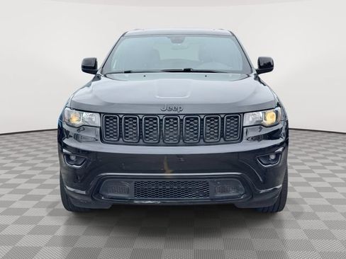 Used 2019 Jeep Grand Cherokee Altitude AWD/4WD image 2