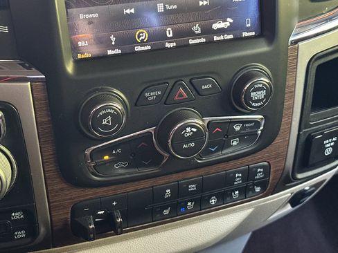 Used 2018 RAM 1500 Laramie w/ Convenience Group AWD/4WD image 20