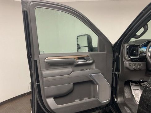 New 2026 Chevrolet Silverado 3500 High Country w/ Technology Package AWD/4WD image 9