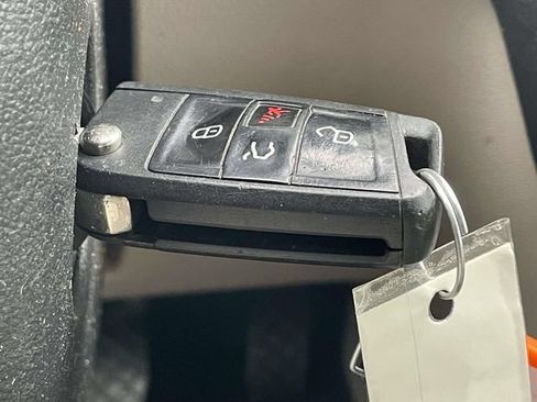 Used 2017 Volkswagen Golf S FWD image 32