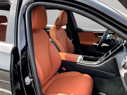 Certified 2026 Mercedes-Benz C 300 4MATIC Sedan image 9
