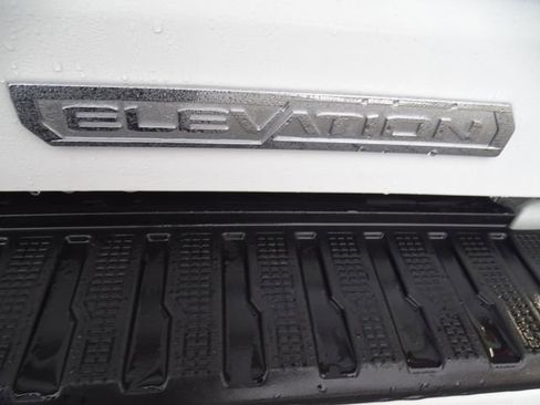 Used 2024 GMC Sierra 1500 Elevation image 29