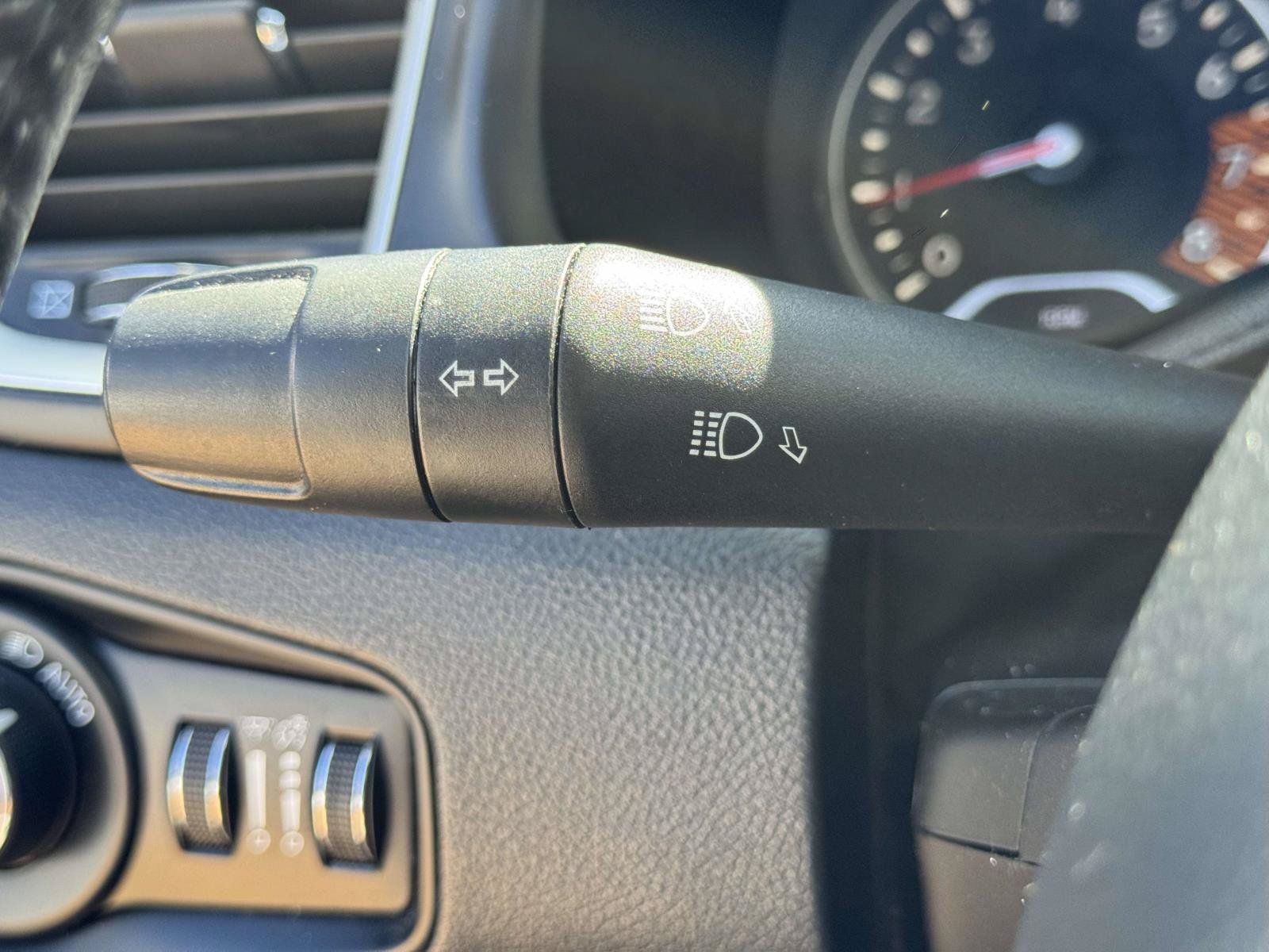 Used 2020 Jeep Renegade Latitude w/ UConnect 8.4 Nav Group AWD/4WD image 18