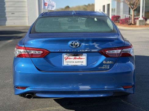 Used 2020 Toyota Camry XLE image 7