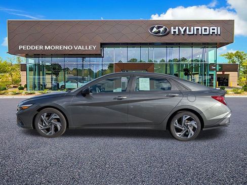 Used 2025 Hyundai Elantra Sport image 7