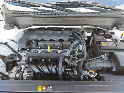 Used 2025 Hyundai Venue SEL FWD image 23