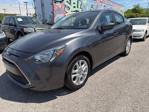 Used 2017 Toyota Yaris iA FWD image 3