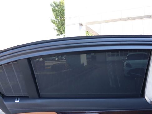 Used 2017 BMW 750i xDrive image 52