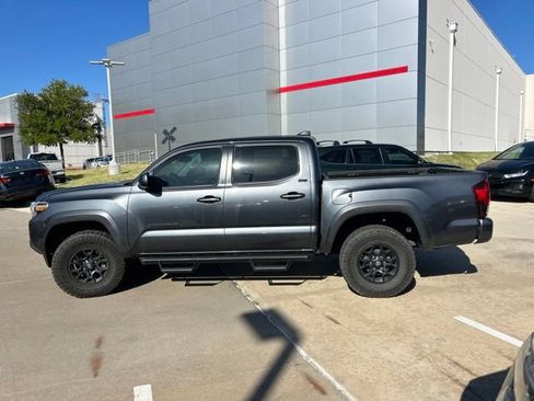 Used 2021 Toyota Tacoma SR5 RWD image 7