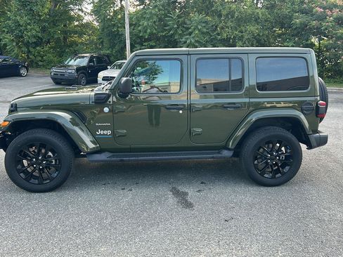 Used 2023 Jeep Wrangler Unlimited Sahara w/ Cold Weather Group AWD/4WD image 2
