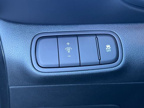 Certified 2026 Hyundai Venue SEL FWD image 21