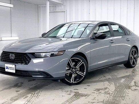 Certified 2025 Honda Accord Sport image 2