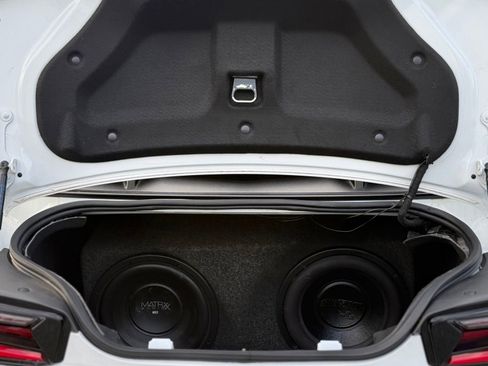 Used 2020 Chevrolet Camaro LT RWD image 46