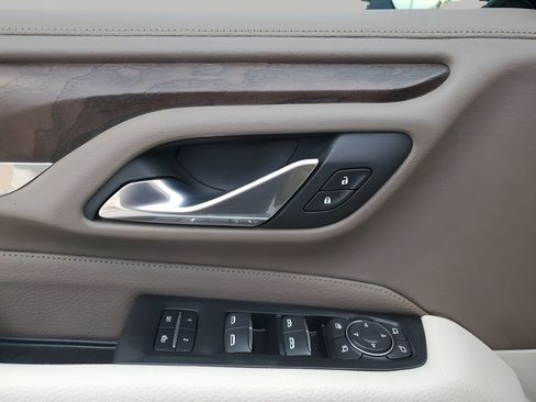 Used 2021 GMC Yukon Denali w/ Denali Premium Package image 28