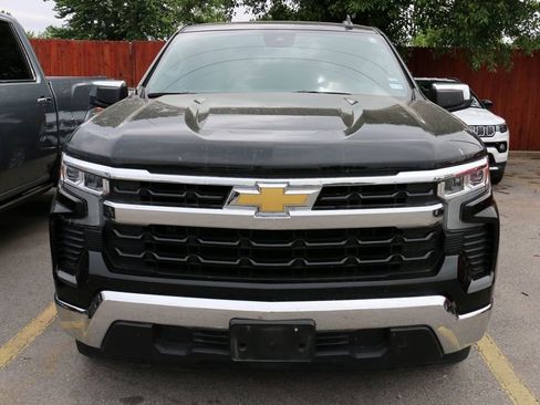 Used 2025 Chevrolet Silverado 1500 LT RWD image 3