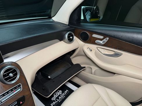 Used 2019 Mercedes-Benz GLC 300 image 49