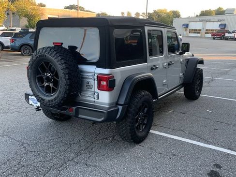 Used 2024 Jeep Wrangler Unlimited Sport AWD/4WD image 5