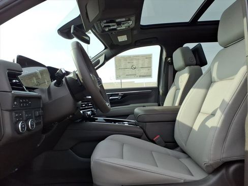 New 2026 Chevrolet Suburban Z71 w/ Z71 Off-Road Package image 13