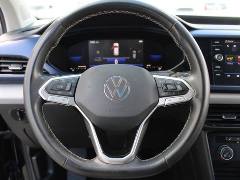 Certified 2022 Volkswagen Taos SE image 11