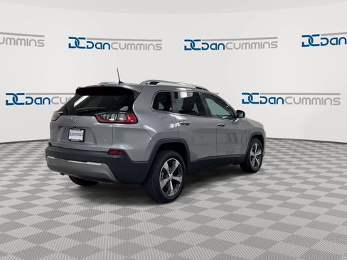 Used 2019 Jeep Cherokee Limited FWD image 8