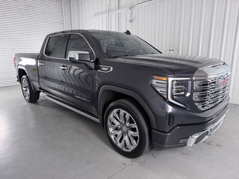 Used 2025 GMC Sierra 1500 Denali w/ Denali Reserve Package AWD/4WD image 3