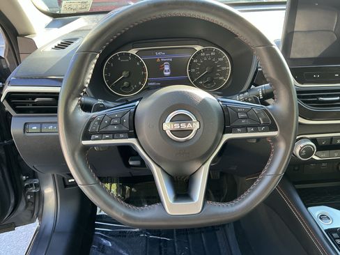 Used 2024 Nissan Altima 2.5 SR w/ SR Premium Package AWD/4WD image 14