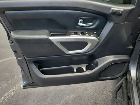 Used 2017 Nissan Titan PRO-4X w/ Pro-4x Convenience Package AWD/4WD image 26