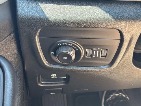 Used 2021 Jeep Grand Cherokee L Limited w/ Luxury Tech Group II image 24