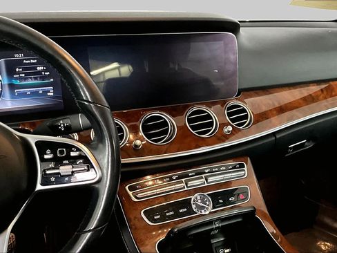 Used 2020 Mercedes-Benz E 350 4MATIC Sedan image 7