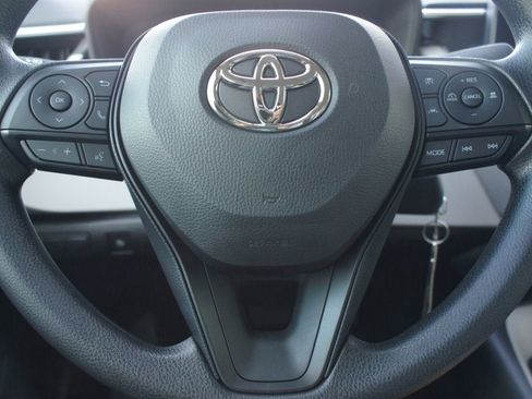 Used 2026 Toyota Corolla LE image 5