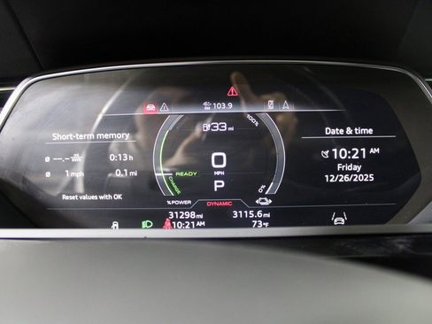 Used 2021 Audi e-tron Premium Plus w/ Premium Plus Package image 19