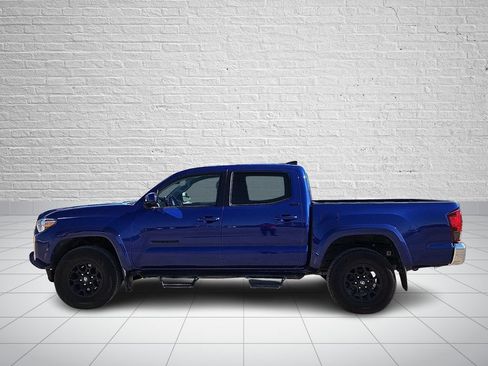 Used 2022 Toyota Tacoma SR5 RWD image 2