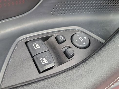 Used 2025 BMW 230i Coupe RWD image 17