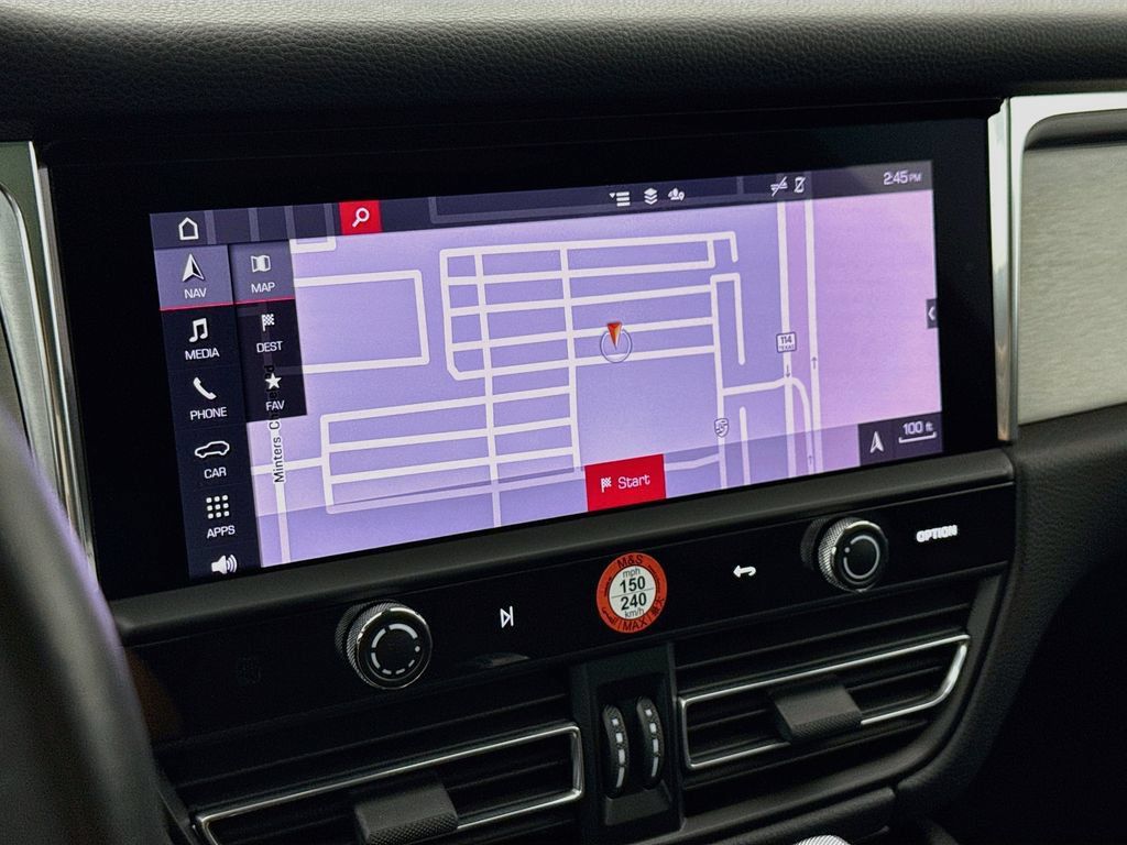 Certified 2025 Porsche Macan AWD/4WD image 19