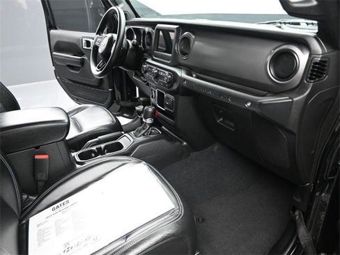 Used 2023 Jeep Wrangler Sport image 27