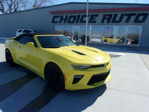 Used 2017 Chevrolet Camaro SS image 1