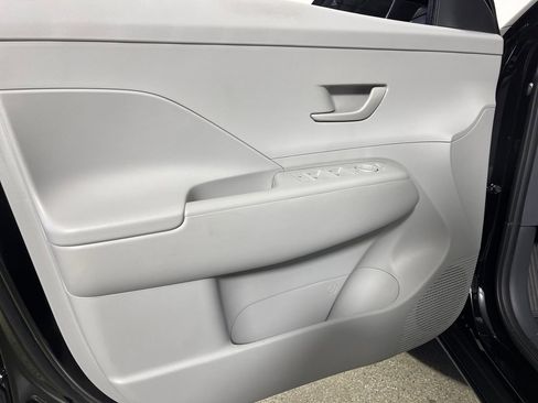 Certified 2025 Hyundai Kona SEL image 19